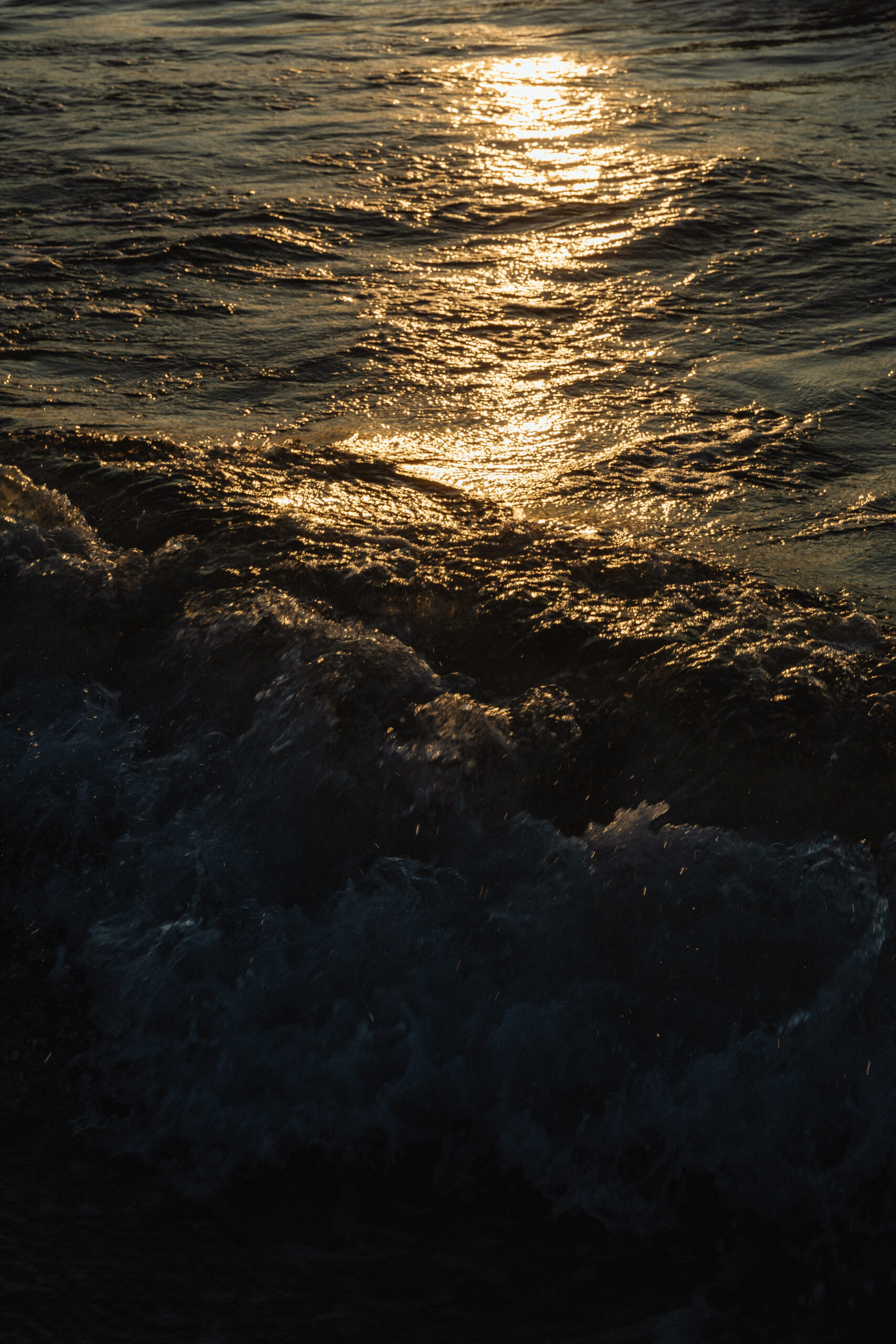 kaboompics dramatic background images of wavering waters 32801